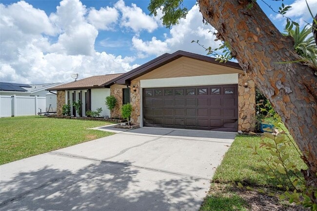 Building Photo - 9910 Island Harbor Dr