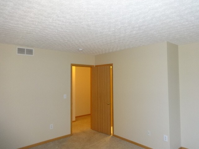 Building Photo - 256 Westedge Ct