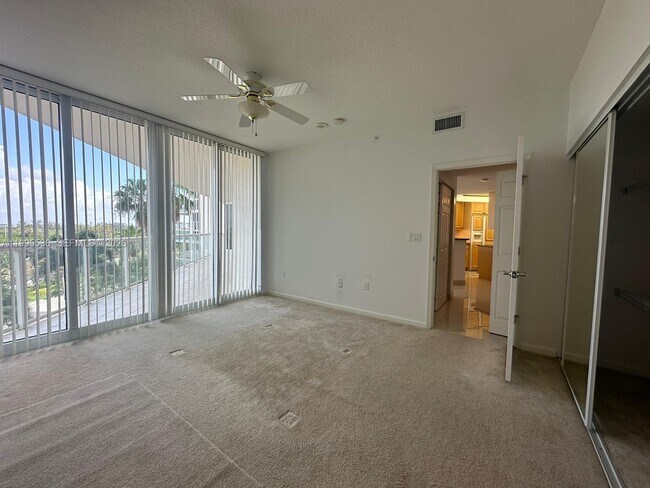 Building Photo - 6001 N Ocean Dr