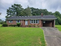 Building Photo - Well Maintained Brick Home