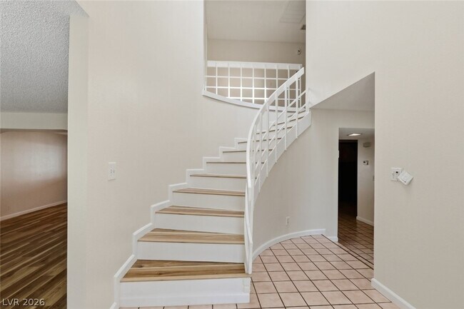 Building Photo - 3321 Basque St