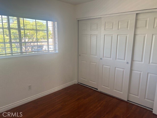 Building Photo - 1808 Cave St