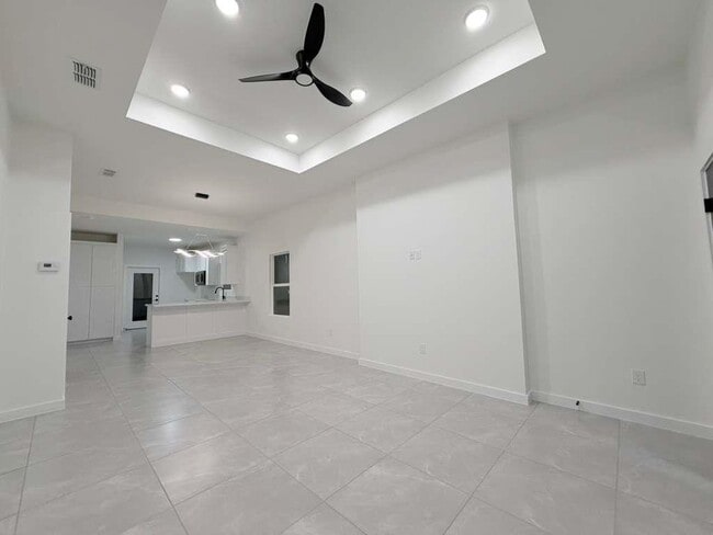 Building Photo - 3431 Lopez