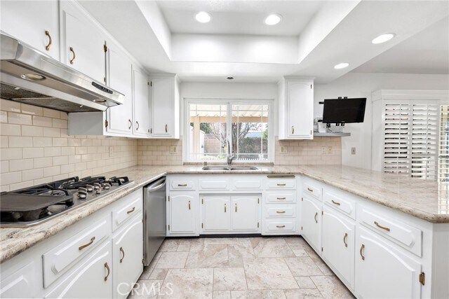 Building Photo - 41363 Plumrose St