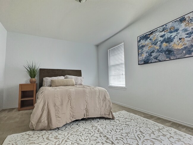 Building Photo - Modern Room for Rent