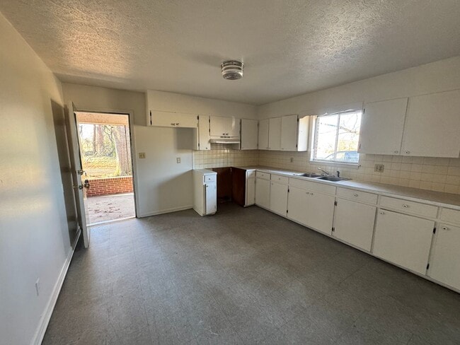 Building Photo - 2/1 Duplex in Cleveland County, NC