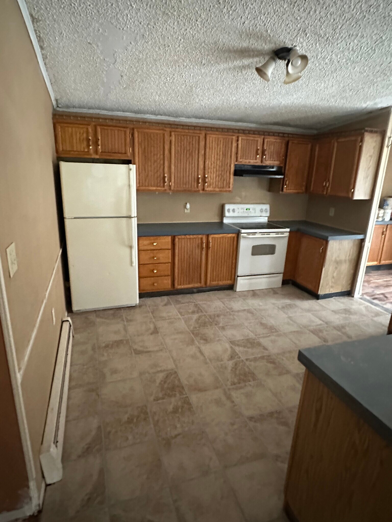 Kitchen - 64 Wells Farm Rd