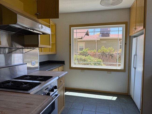 Building Photo - AMAZING APARTMENT DOWNTOWN LIVERMORE...COMPLETELY REMODELED WITH EVERY AMENITY