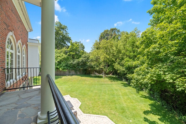 Building Photo - 493 Hazel Ave