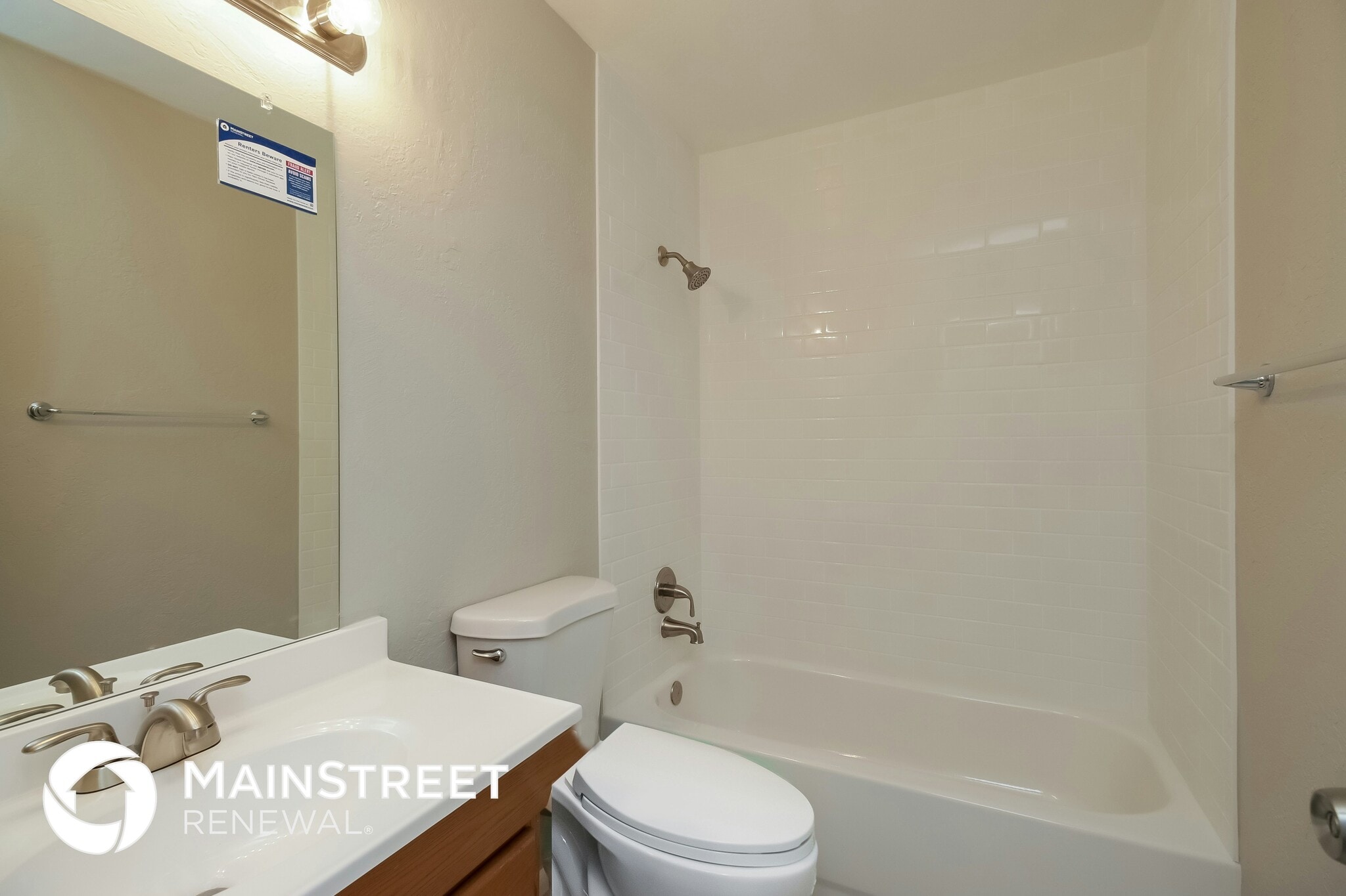 Building Photo - 2210 E Claire Dr