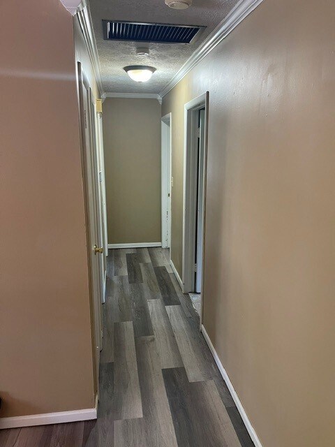 Building Photo - 2451 S Meadowbrook Ave