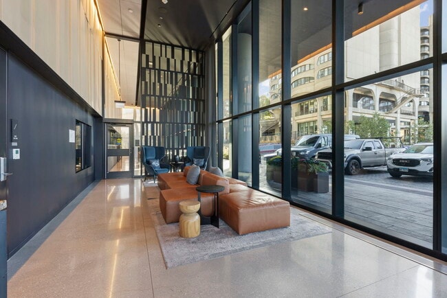 Building Photo - 234 W Polk St
