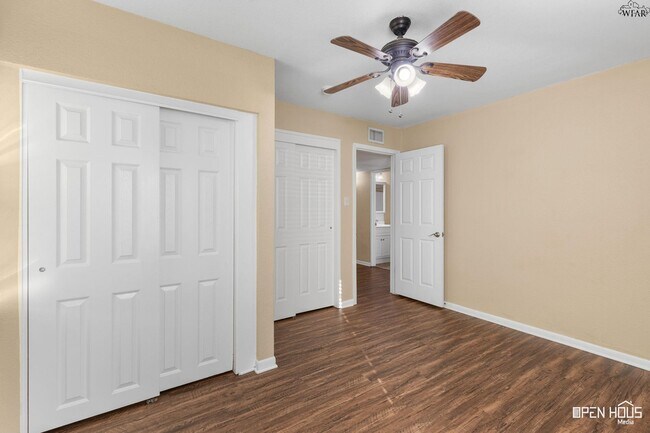 Building Photo - 1218 Glendora Dr