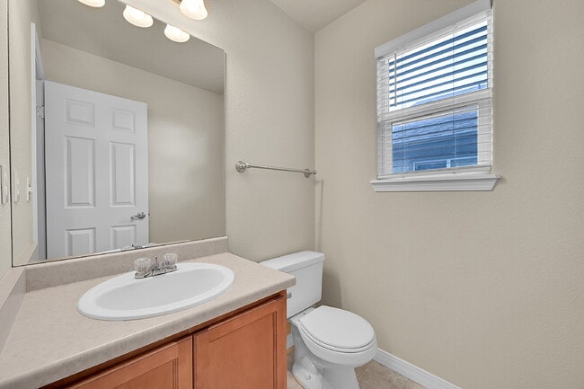 Building Photo - $2,200.00 - 3 Beds, 2.5 Baths, Single Fami...