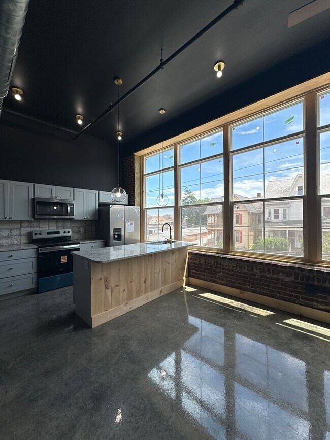 Building Photo - 2 bedroom/1 bathroom NEW LUXURY apartment in Red Lion, PA