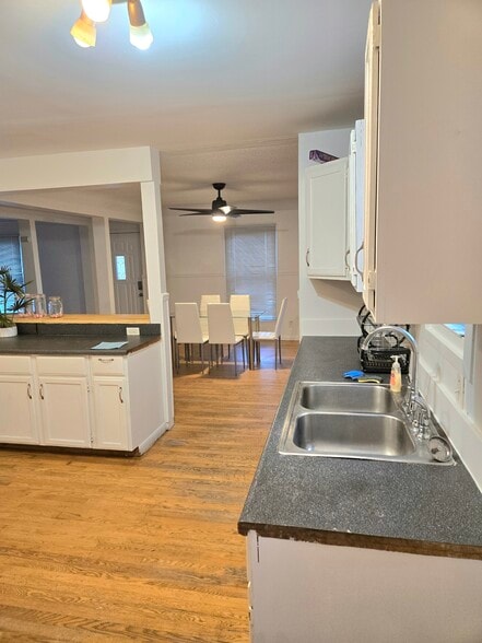 Building Photo - 3913 Thomas Ave N