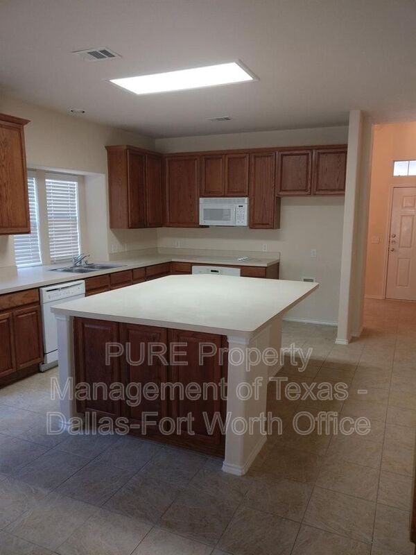 Building Photo - 3013 St Frances Dr