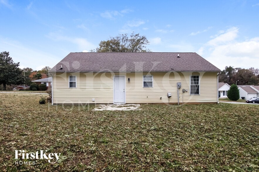 Building Photo - 4 Franklinwood Dr