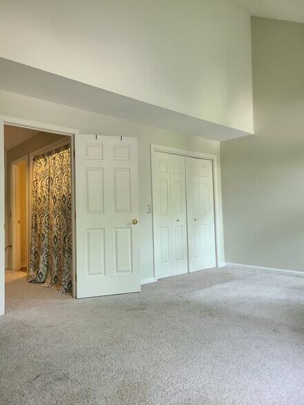Building Photo - 1465 Hooksett Rd. Unit 123