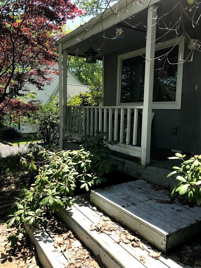 Building Photo - 10 Candlewood Ln