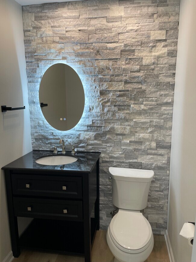 Building Photo - 255 Elmwood Ave