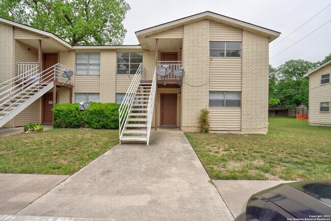 Primary Photo - 724 Old Martindale Rd