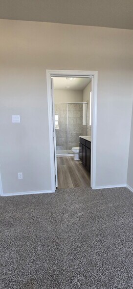 Building Photo - 1123 Stone Vly Rd