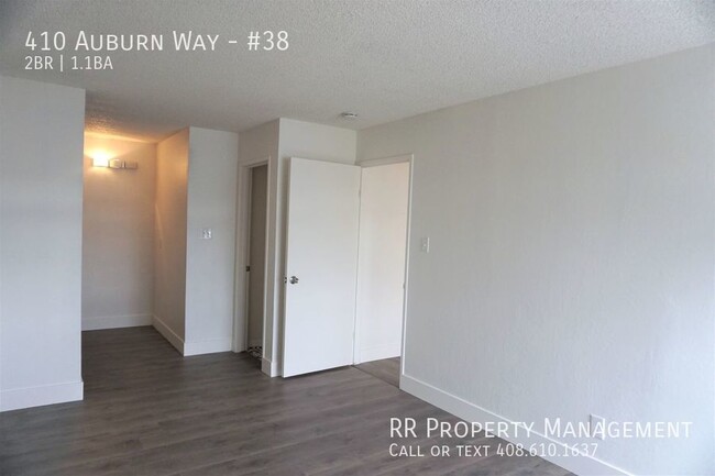 Building Photo - Updated 2-Level Condo in Desirable Complex!