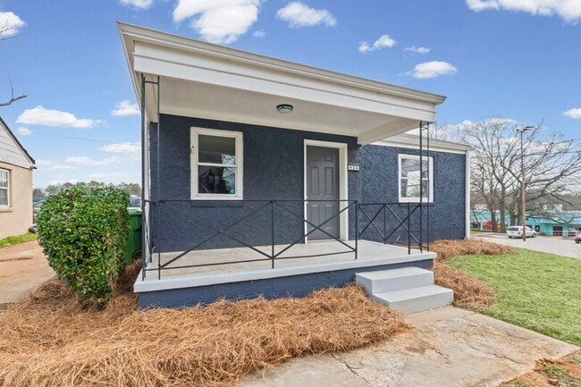 Building Photo - 934 Garibaldi St SW