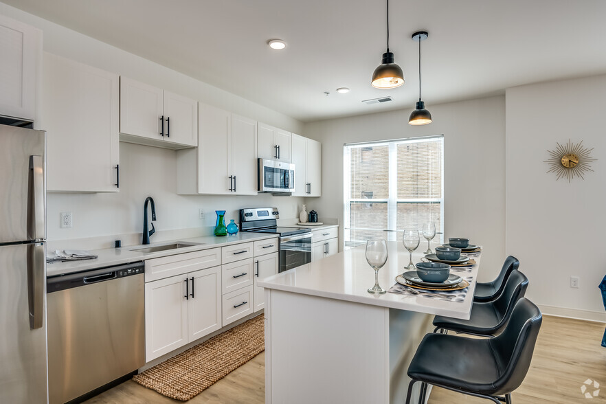 2BR, 2BA - 1,291SF - Kitchen - The Avenues