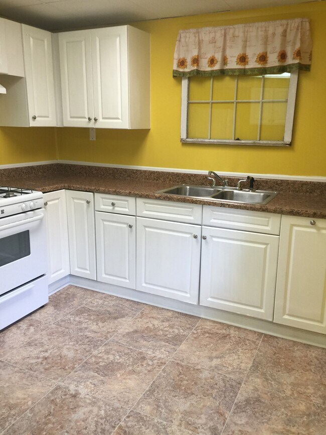 Building Photo - 357 Water St