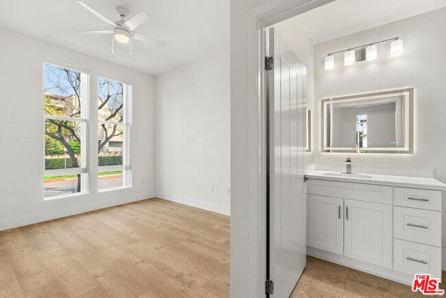 Building Photo - 12920 W Runway Rd