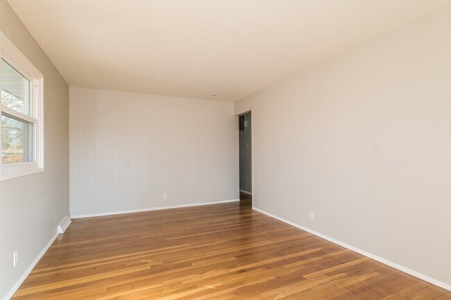 Building Photo - 9266 Ellison Dr