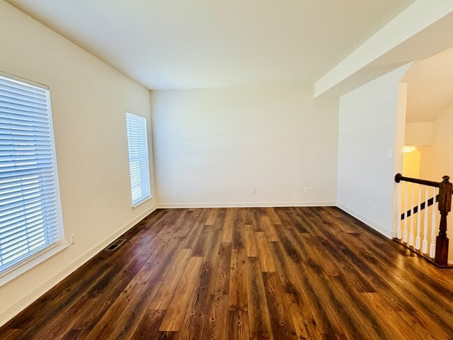 Building Photo - 43 Horse Trail Ln
