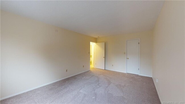 Building Photo - 114 Cottonwood Rd
