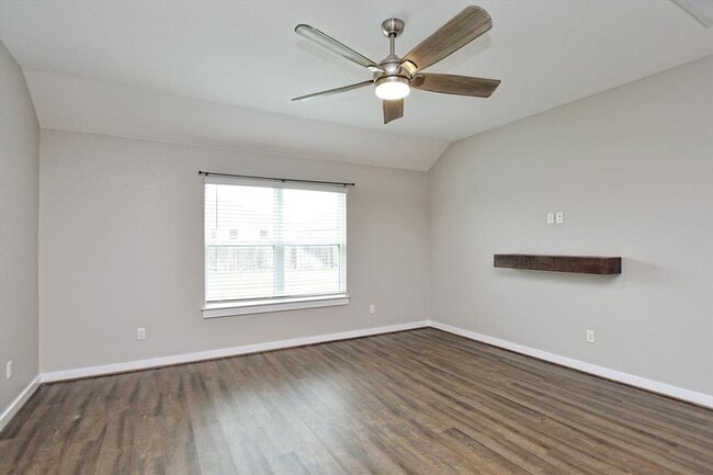 Building Photo - 201 Pearland St