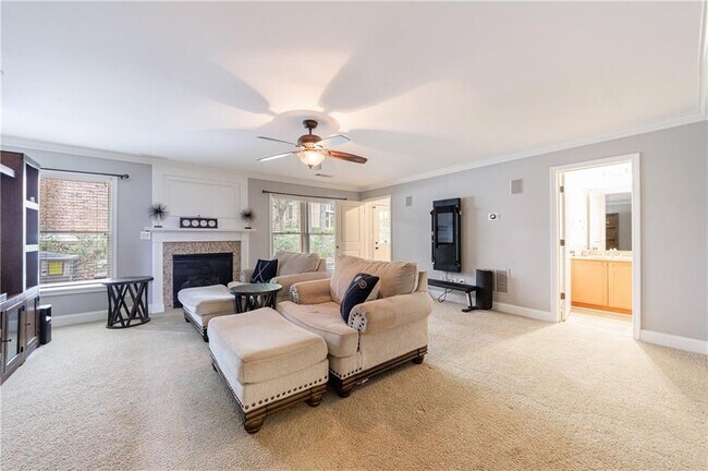 Building Photo - 1939 Saxon Valley Cir NE