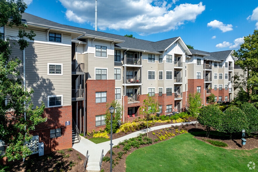 Primary Photo - Monroe Place Apartments