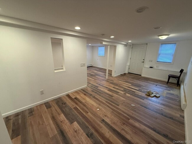 Building Photo - 21 Walnut Ave