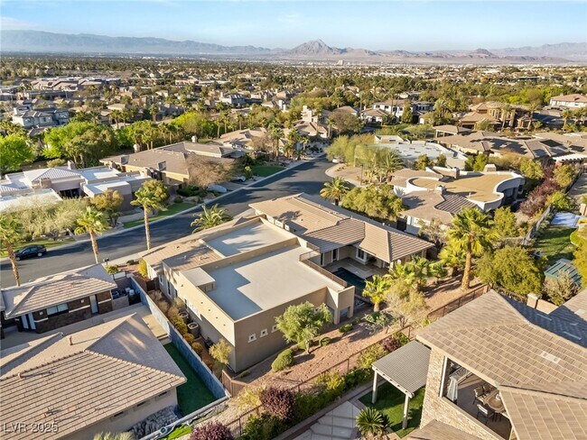 Building Photo - 540 Regents Gate Dr