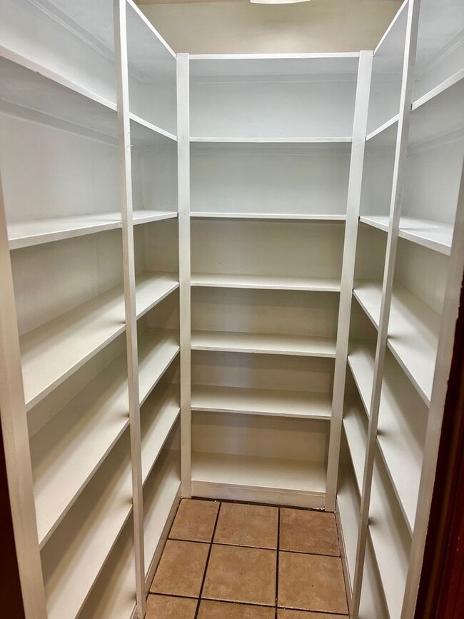 Building Photo - Luxurious Rustic 3300sqft  4BR/3.5BA/Oversized 2 Car Garage on 1.5 Acres!