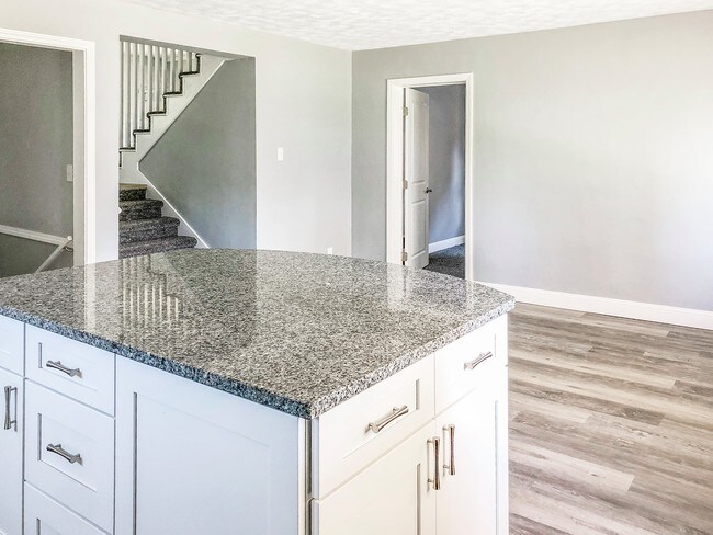 Building Photo - 675 N Overlook Dr