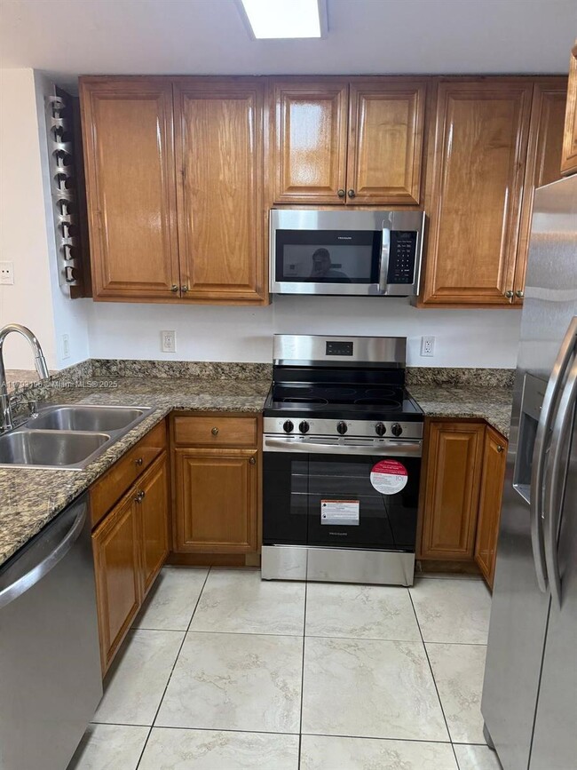 Primary Photo - 8710 N Sherman Cir