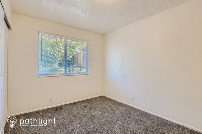 Building Photo - 5291 W Mountain Men Drive, Kearns, UT, 84118