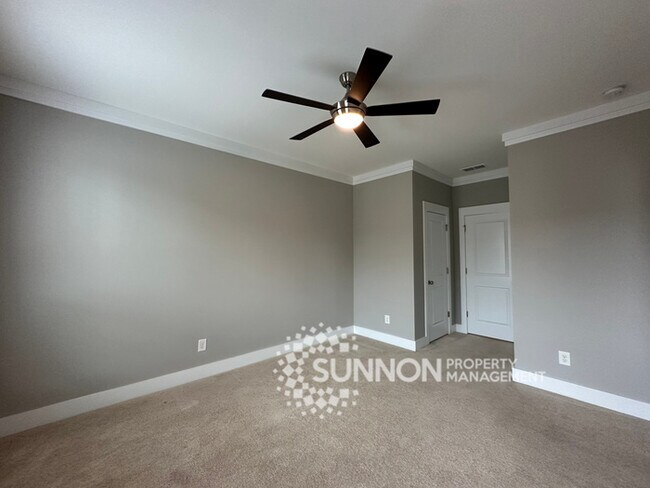 Building Photo - Beautiful 3-Story Townhome in the Heart of the Arts District