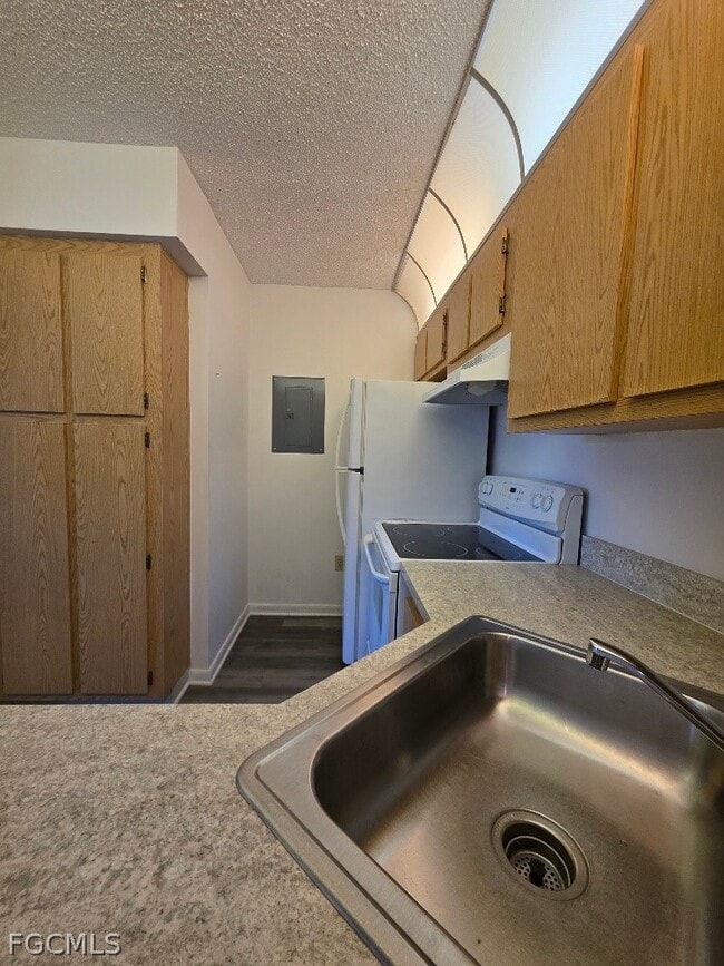 Building Photo - 9970 Sailview Ct