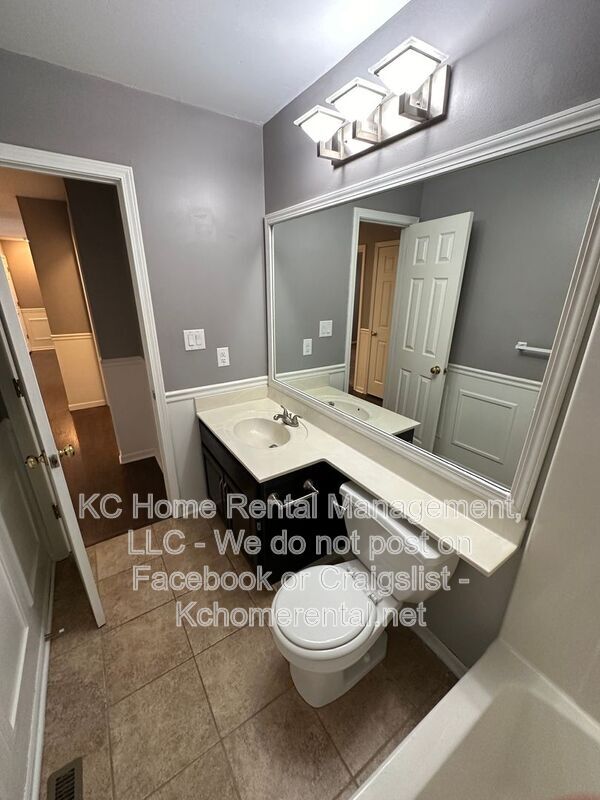 Building Photo - 625 NW Rosaceae Dr