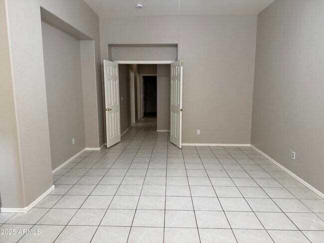 Building Photo - 231 E Krista Way