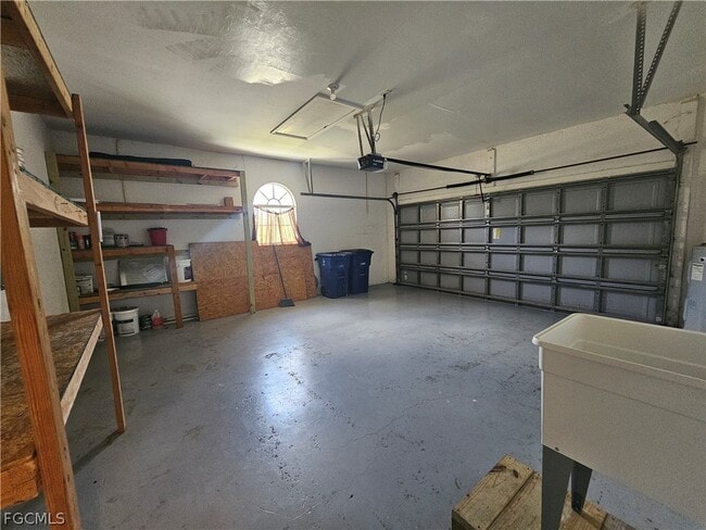 Building Photo - 809 Lincoln Ave