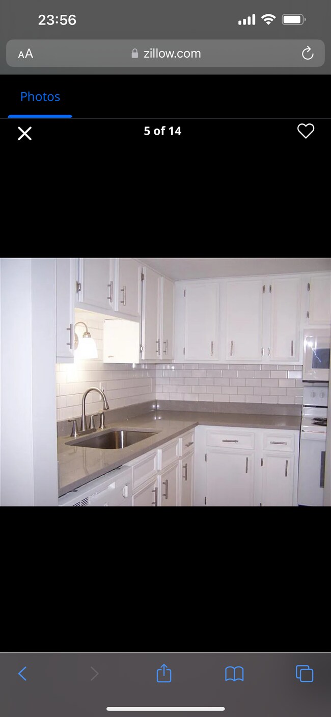 Kitchen - 8005 Revere Plz
